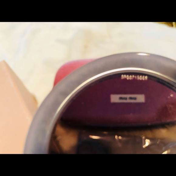 MIU MIU SUN GLASSES 👓 😎 Authentic - Picture 3 of 4